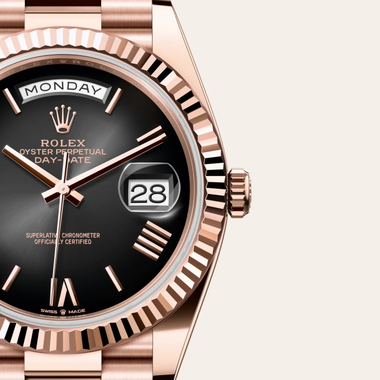 Rolex Day-Date 40 18 kt Everose gold, M228235-0055
